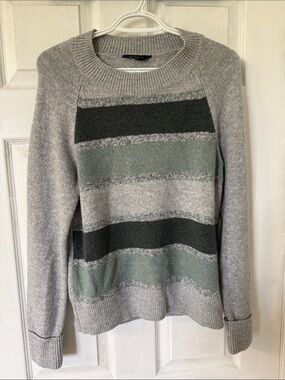 Women's Grey Crewneck Sweater with Green Stripes P18.5 L23 S19